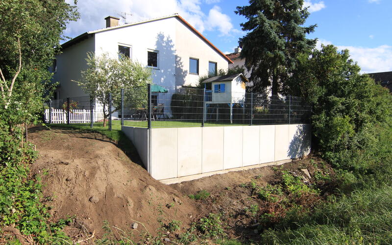 Gartenwiederherstellung mit Winkelstützen