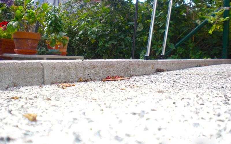 Pflasterarbeit an einer Terrasse
