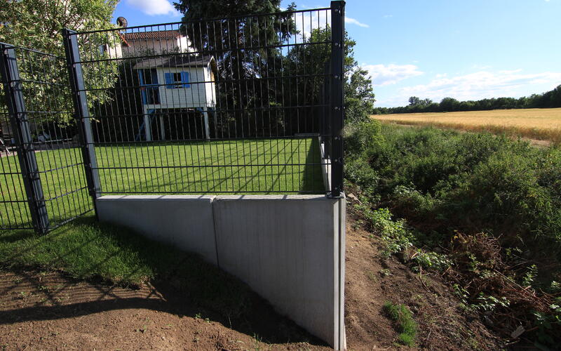 Gartenwiederherstellung mit Winkelstützen