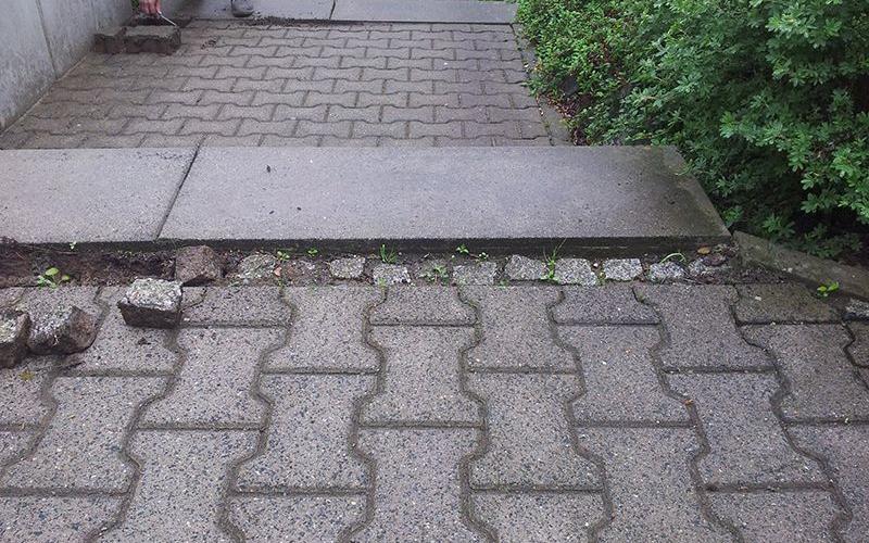 Pflasterarbeit an Treppenstufen